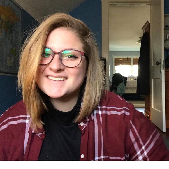 Meet your Posher, Lillie - Picture 1 of 1